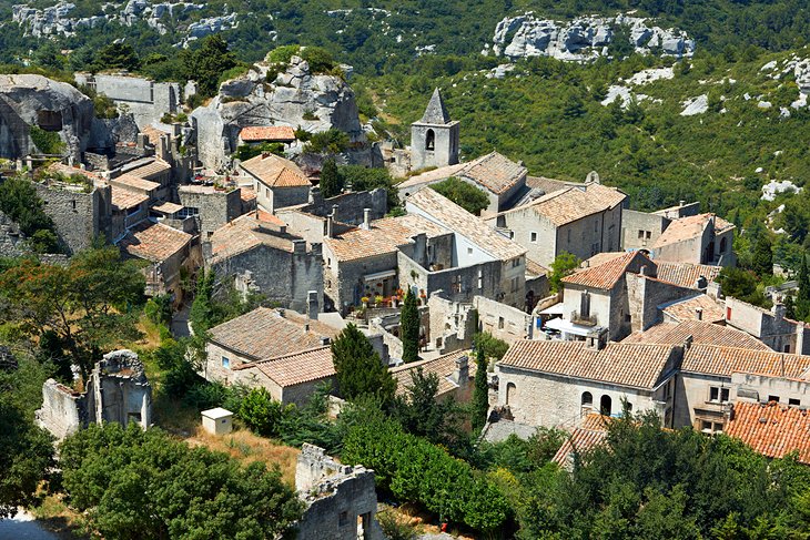Les Baux-de-Provence:戏剧背景下的历史小镇