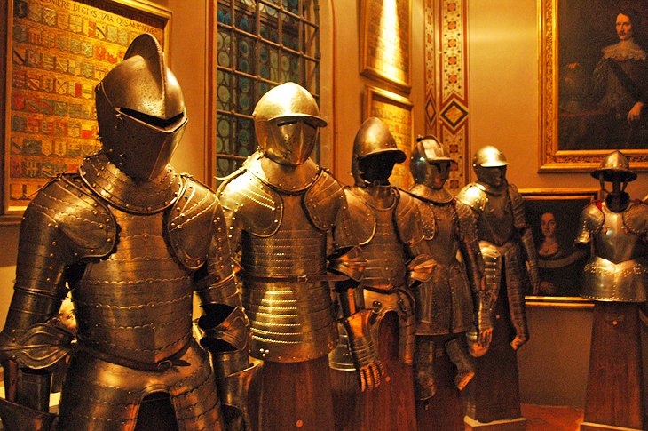 斯蒂伯特博物馆的古董盔甲