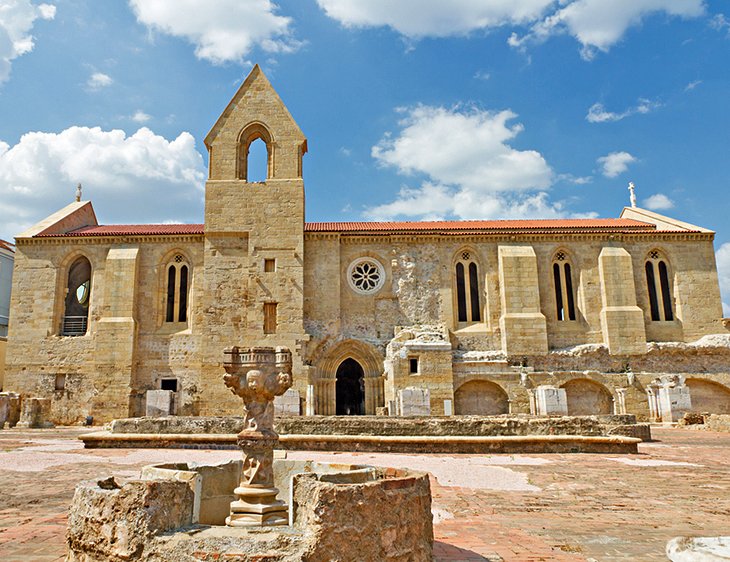 圣Clara-a-Velha Mosteiro