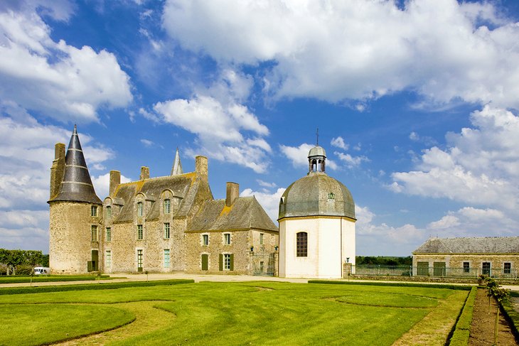 Chateau des Rochers Sevigne，靠近维特尔＂width=