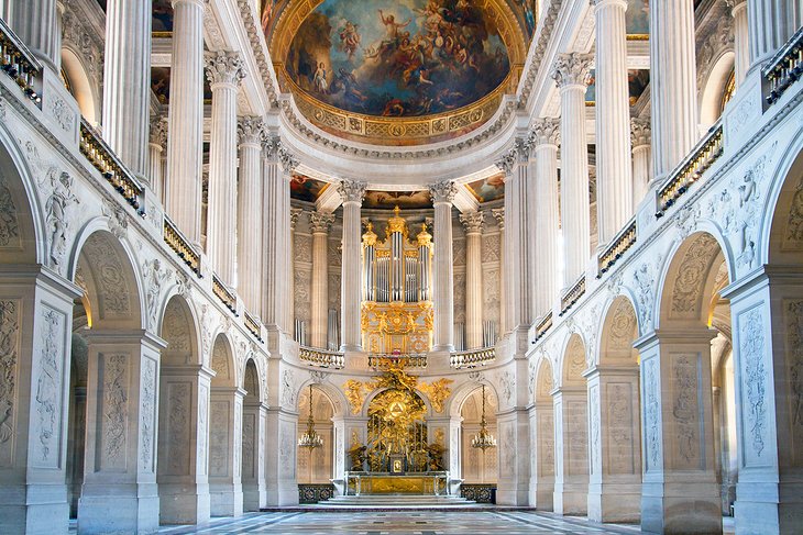 凡尔赛宫皇家礼拜堂的大厅